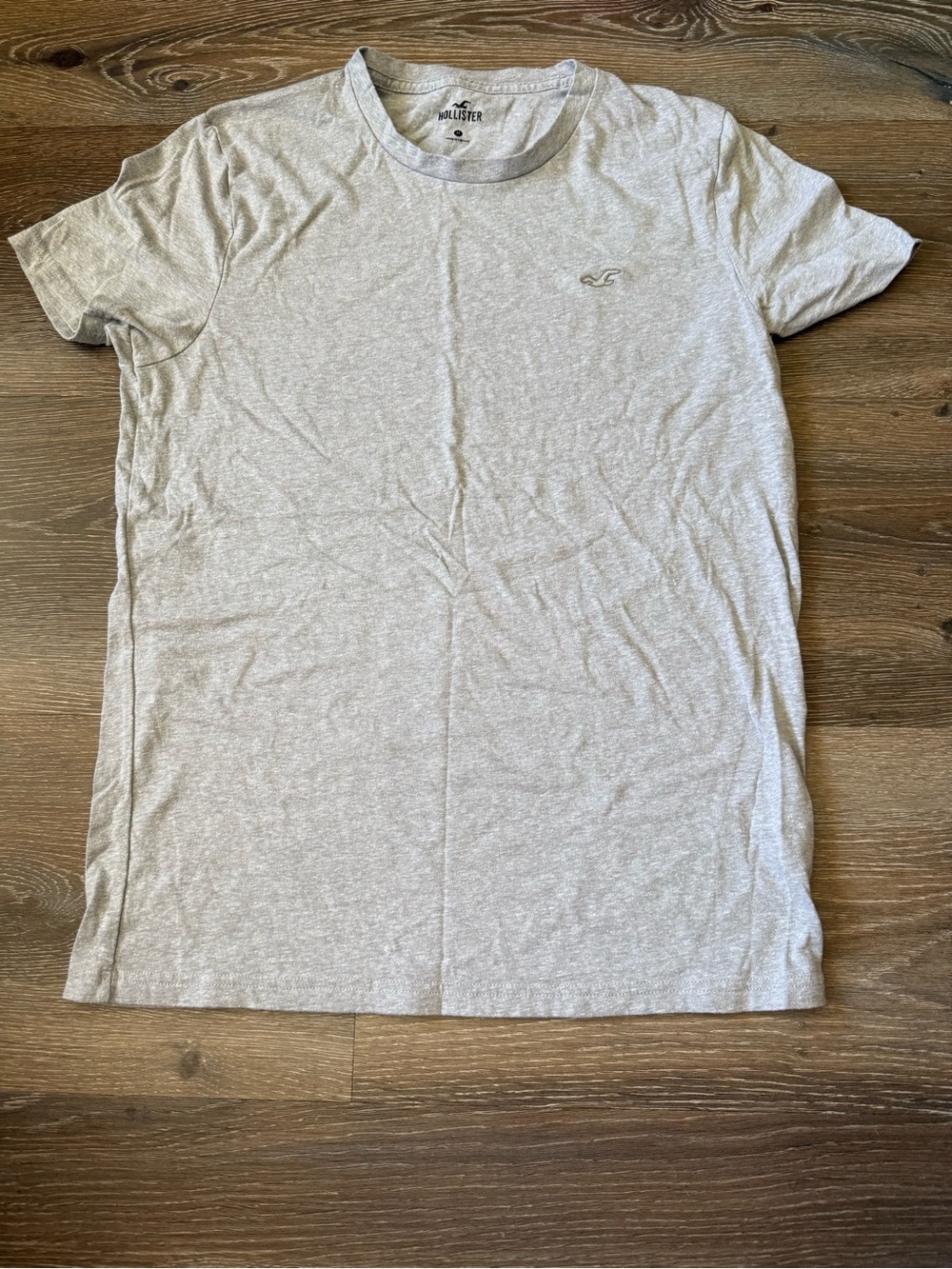 Hollister Men's Heather Light Gray Crew Tee